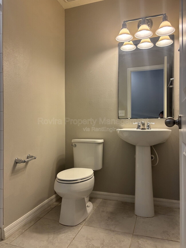 Building Photo - 5124 Crown Hvn Dr
