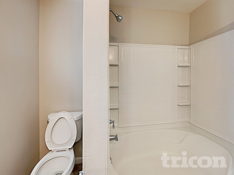Building Photo - 4065 Banbridge Dr