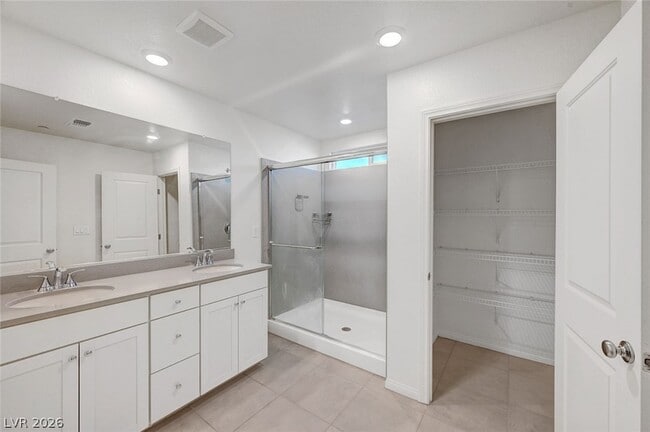 Building Photo - 8454 Vacarez Dr