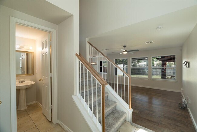 Building Photo - 408 Woodsorrel Way