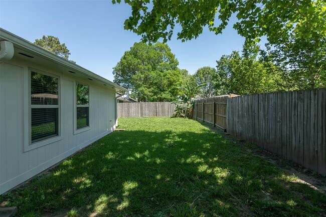 Building Photo - 2935 Auburn Dr