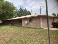 Building Photo - Spacious 3 bedroom, 2 bathroom home