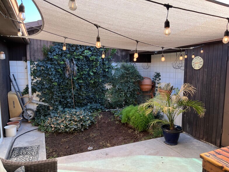 Building Photo - 55 E 700 S