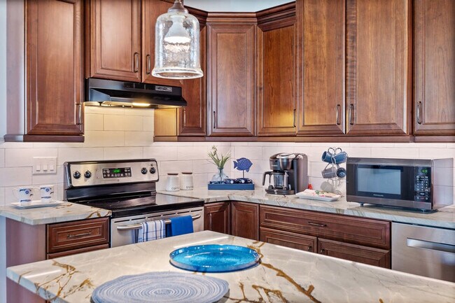 Building Photo - 4 Susan Pl