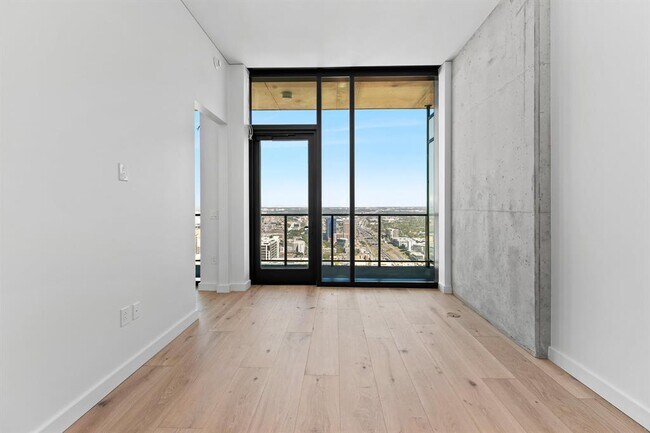 Building Photo - 610 Davis St