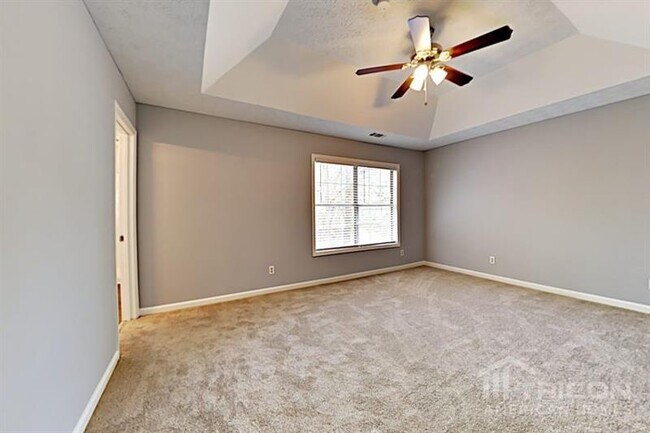 Building Photo - 910 Hounds Ridge Ct