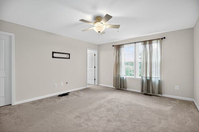 Building Photo - 43718 Winterberry Wy
