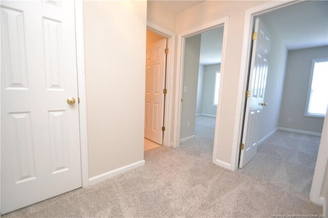 Building Photo - 1914 Sterling Hill Dr