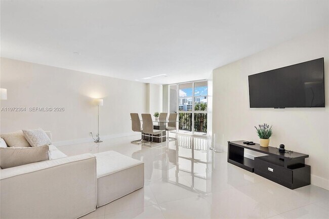 Building Photo - 600 Parkview Dr