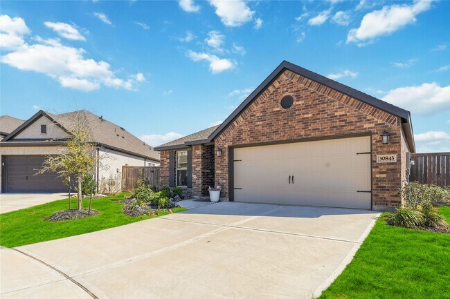 Building Photo - 30843 Boxwood Dr