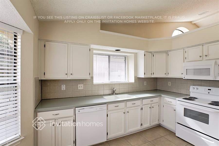 Building Photo - 1504 Mountain Side Dr