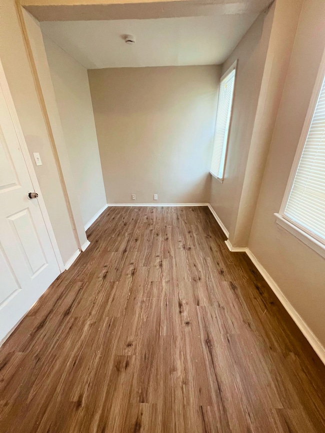 Building Photo - 836 E 156th St