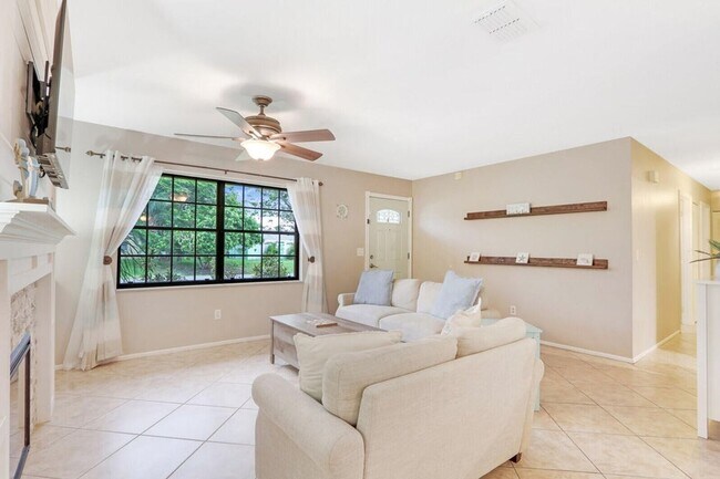 Building Photo - Port St Lucie Pool Home