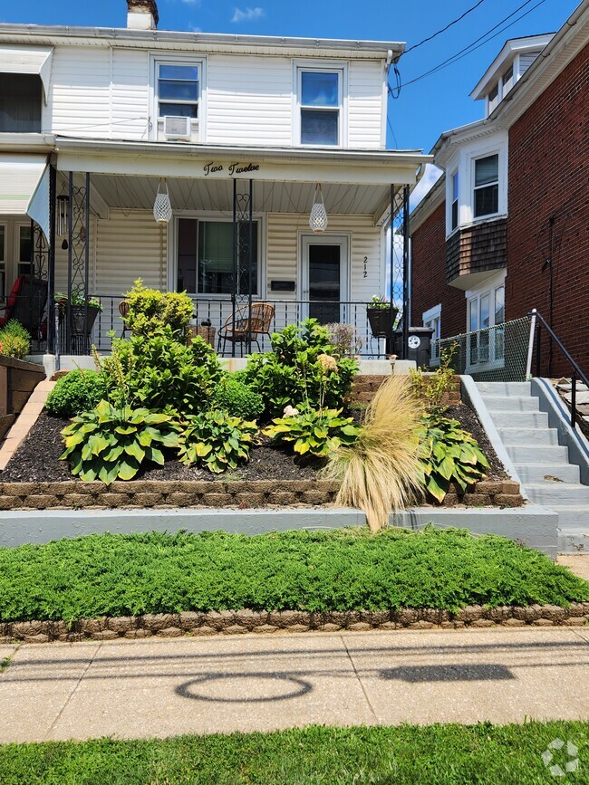 Landscaped Front Facade - 212 W 6th Ave