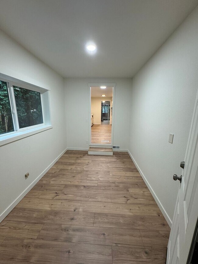 Building Photo - Beautifully Renovated 4-Bedroom Home in NW...