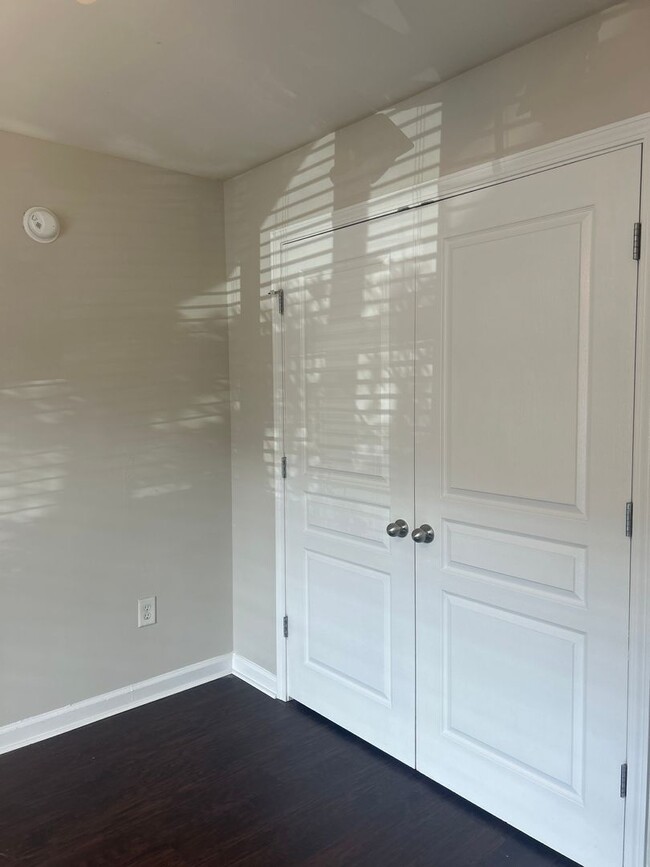 Building Photo - 07-103 Barrett