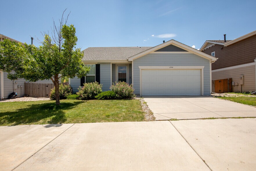 Building Photo - 6944 Autumn Ridge Dr.