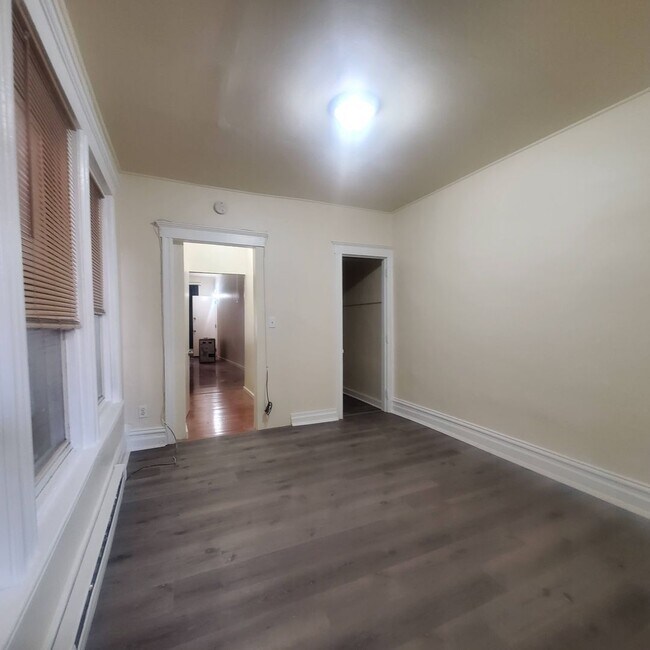 Building Photo - 37 S 13th St