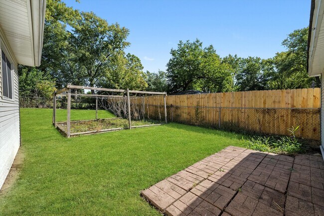 Building Photo - 1515 Highland Ave