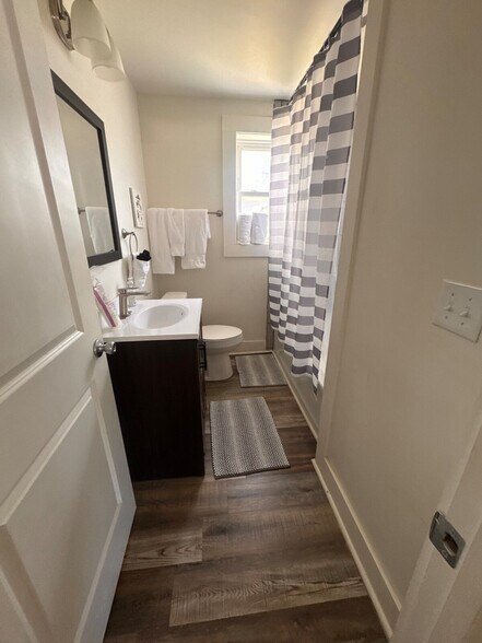 Building Photo - 401 Cedar Lane Rd