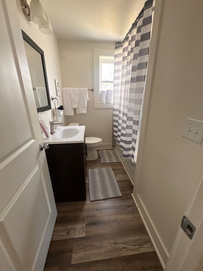 Building Photo - 401 Cedar Lane Rd