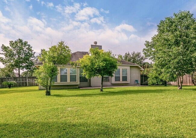 Building Photo - 2302 Avery Park Dr