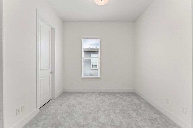 Building Photo - 9635 Riddlewood Ln