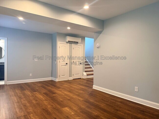 Building Photo - 305 Holly Thorn Trace