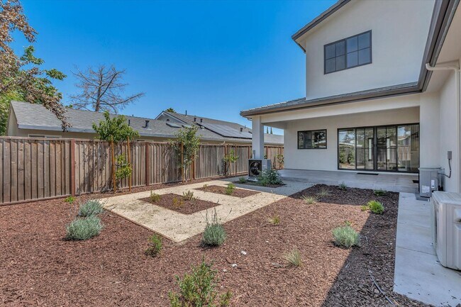 Building Photo - Newer High-Tech Home | Top Schools | Great...