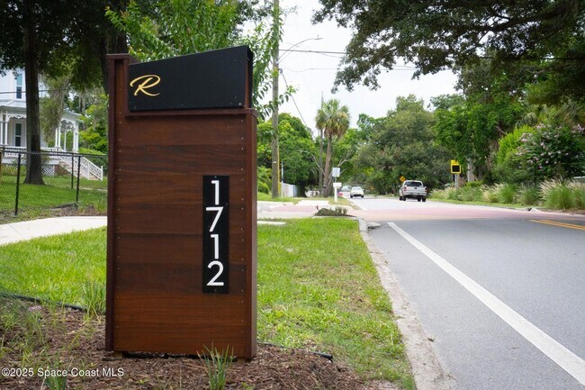 Building Photo - 1712 Pineapple Ave