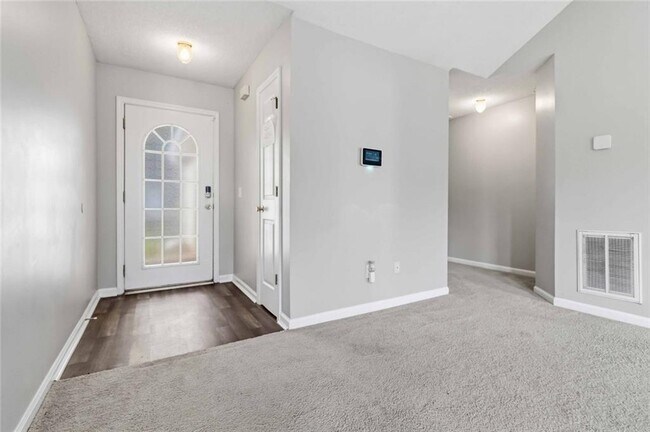 Building Photo - 2922 Knoll View Pl
