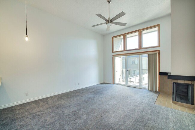 Building Photo - 1Bd/1Ba Mercer Island Condo