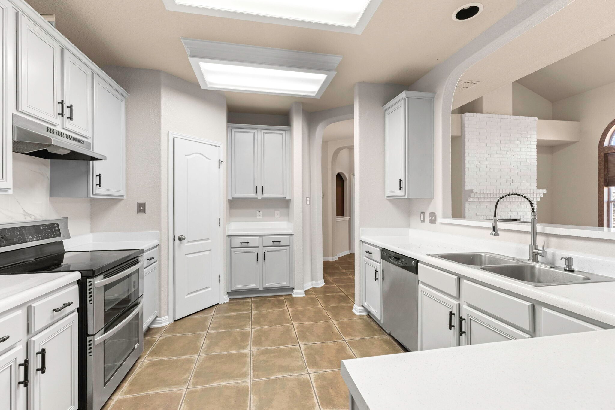 Building Photo - 419 Coyanosa Falls