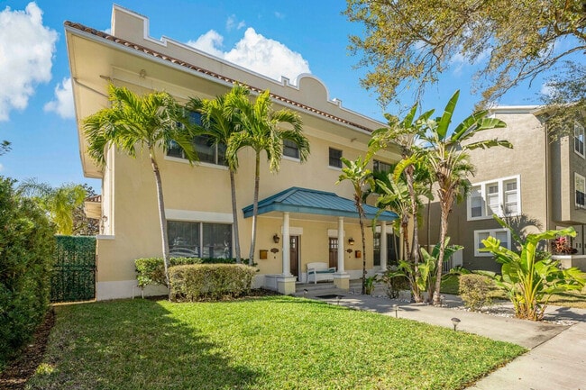 Building Photo - 509 S Willow Ave