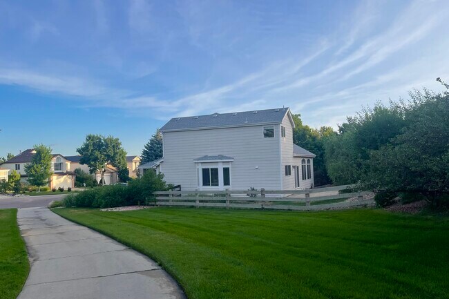 Building Photo - 3126 Gardenia Way