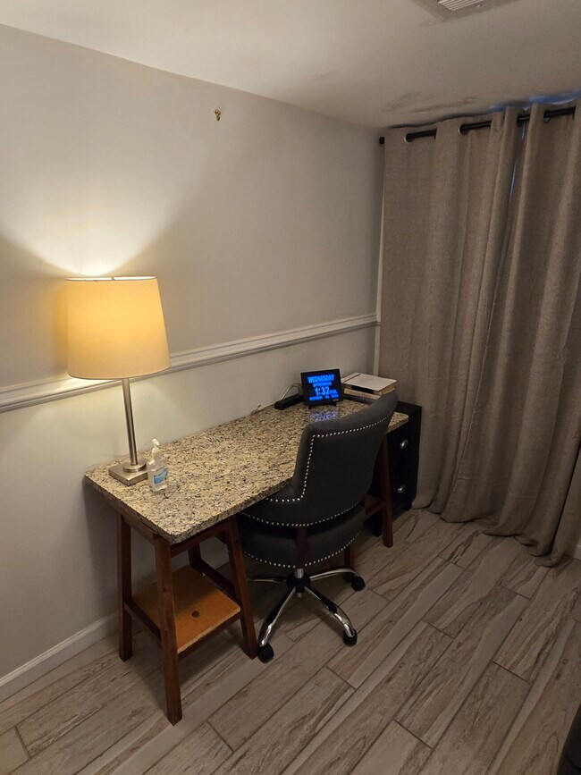 Building Photo - 619 Irving St NW