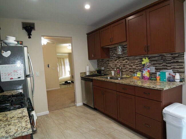 Building Photo - 288 Pembridge Ln