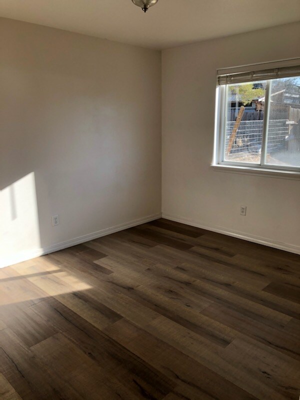 Building Photo - 939 Belmont St