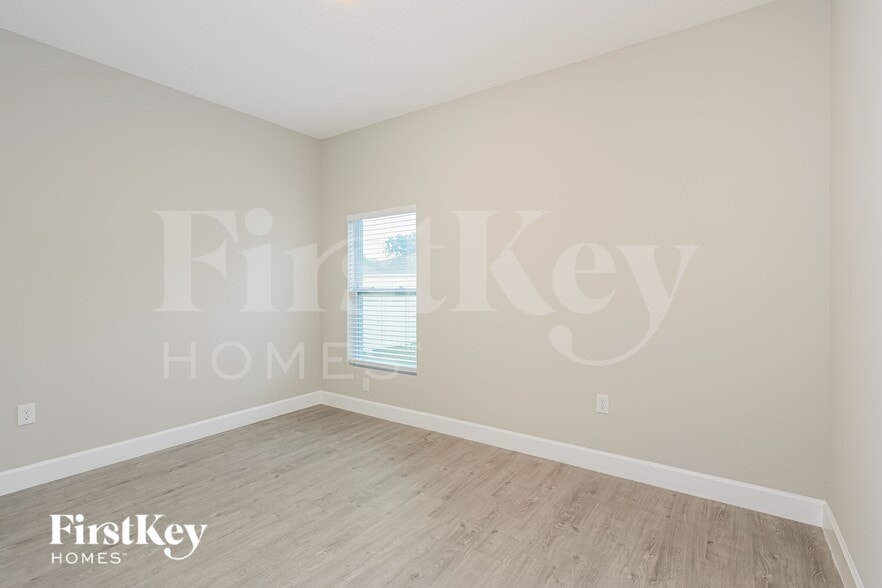 Building Photo - 717 Garvey Rd