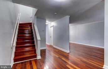 Building Photo - 3537 Reisterstown Rd