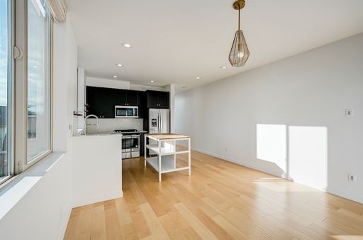 Building Photo - Stunning Modern 2 Bedroom Townhome in Ballard! AVAILABLE January 10th!