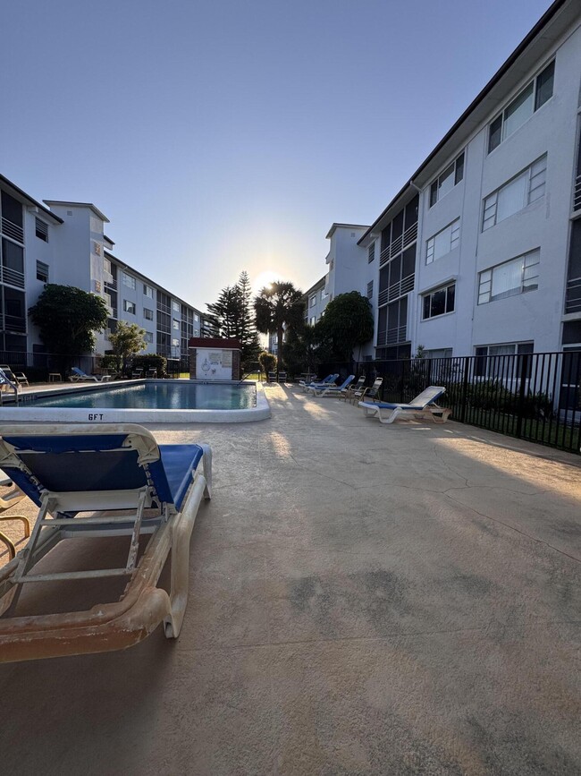 Building Photo - 4500 N Flagler Dr