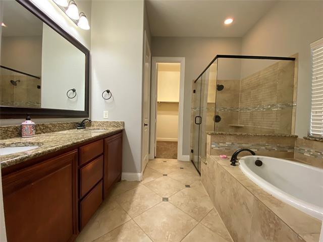 Building Photo - 2425 Lynbridge Dr