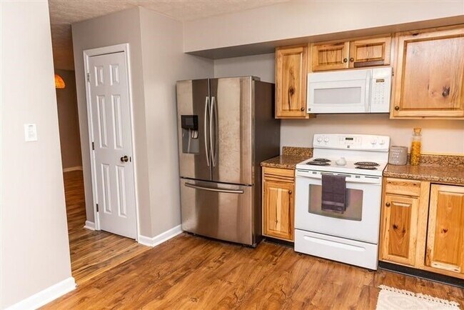 Building Photo - Rare Find... Detached Single Family Home in Purcell Park!