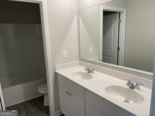 Building Photo - 4636 Waxwing St
