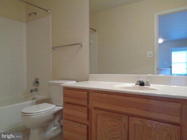 Building Photo - 8 Foggy Field Ln