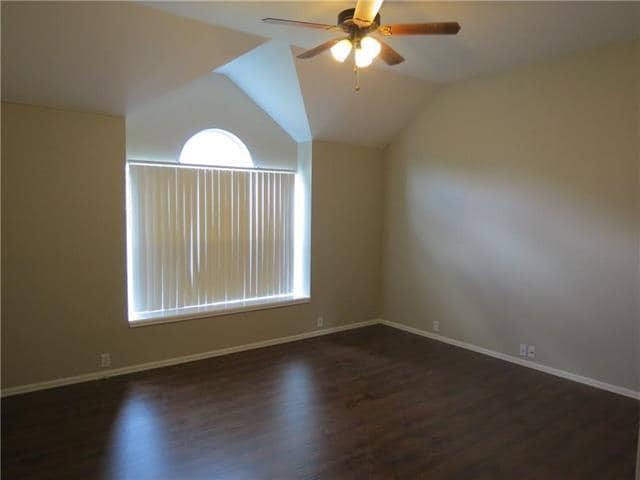 Building Photo - 633 Blue Sky Dr