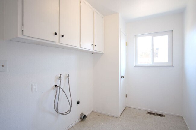 Building Photo - Coming in August-Ceres Home!