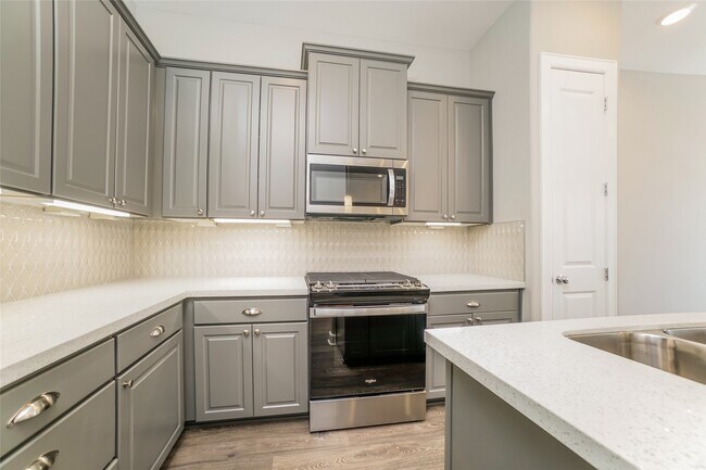 Building Photo - 5106 Royal Heath Dr