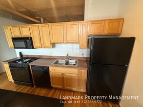 Building Photo - 1250 W Van Buren St